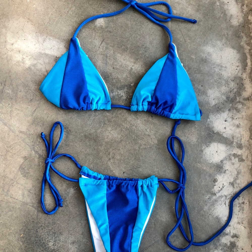 Bikini - Picture 3 of 3